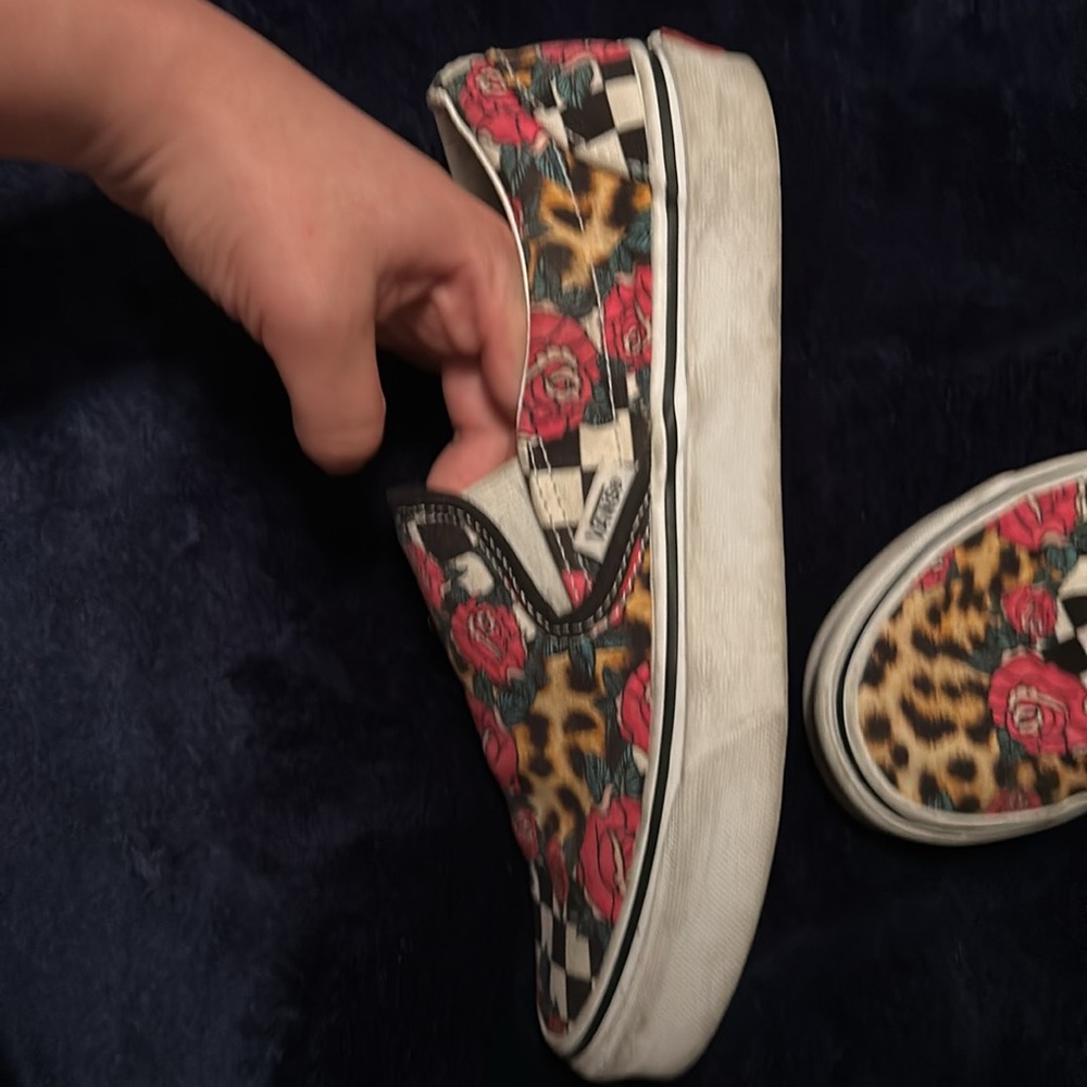 Vans - Picture 2 of 5